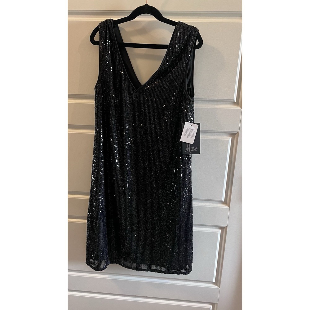 Muse Black Solid Shift Knee Dress Size 2 V-Neck Sleeveless Sequin Party